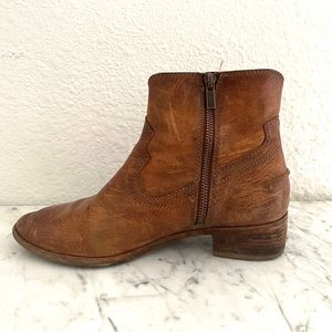 Brown leather Frye Booties size 8, Lightly worn